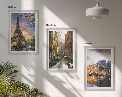 Bilder-3er-Set mit Rahmen mit Motiven vom Eiffelturm, Venedig und Amsterdamer Kanälen