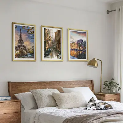 Bilder-3er-Set mit Rahmen mit Motiven vom Eiffelturm, Venedig und Amsterdamer Kanälen