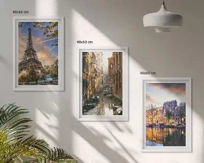 Bilder-3er-Set mit Rahmen mit Motiven vom Eiffelturm, Venedig und Amsterdamer Kanälen