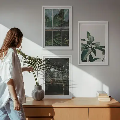 Gerahmtes Bilderset mit grünen Blättern einer Fensterpflanze