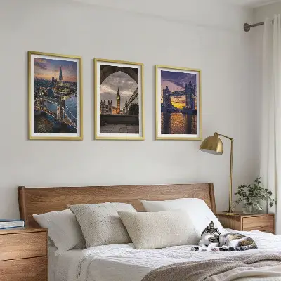 Bilder-3er-Set mit Rahmen Motiv Stadtbrücken und Uhrtürme
