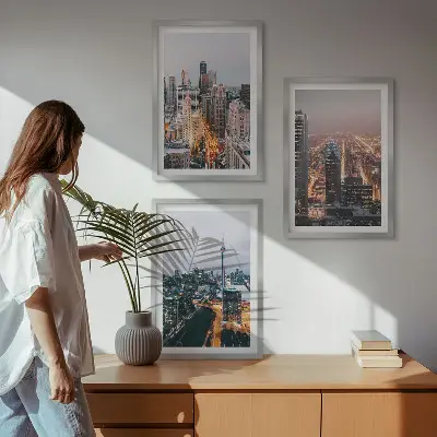Gerahmtes Bilderset mit Motiven von Städten bei Nacht, Wolkenkratzern und Lichtspielen