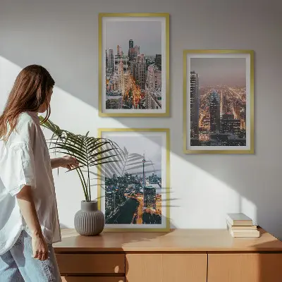 Gerahmtes Bilderset mit Motiven von Städten bei Nacht, Wolkenkratzern und Lichtspielen