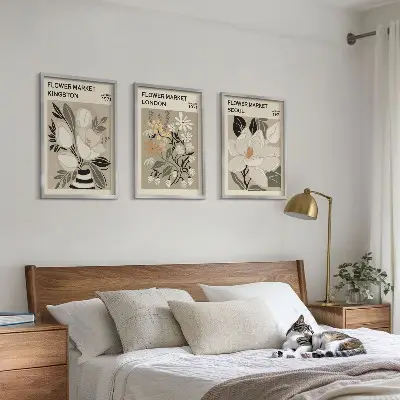Gerahmtes Bilderset mit Retro-Blumenmotiven aus Städten rund um die Welt