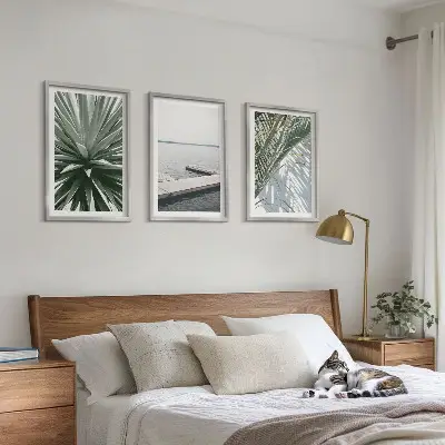 Palmenblätter und Holzbrücke gerahmtes Bilderset