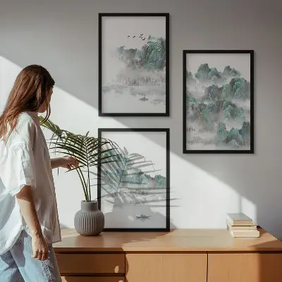 3er-Set Bilder mit Rahmen mit Motiven von Bergen, Wolken, Vögeln und Booten im Japandi-Stil