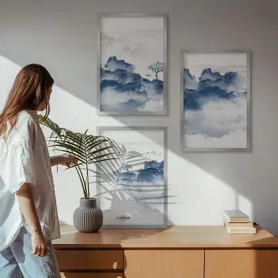 Gerahmtes Bilderset mit Motiven von Bergen, Wolken, Bäumen und Vögeln