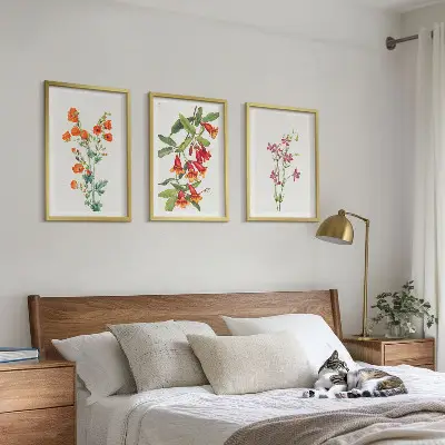 Gerahmtes Bilderset mit Vintage-Retro-Blumenmalerei