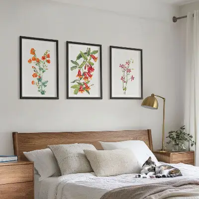 Gerahmtes Bilderset mit Vintage-Retro-Blumenmalerei