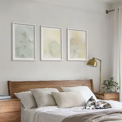 Gerahmtes Bilderset mit pastellfarbenen Aquarelltexturen
