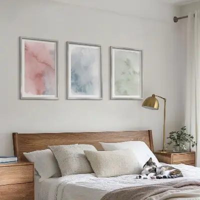 Gerahmtes Bilderset mit pastellfarbenen Aquarellstrukturen