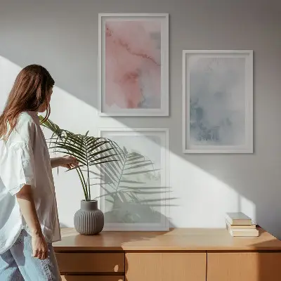 Gerahmtes Bilderset mit pastellfarbenen Aquarellstrukturen