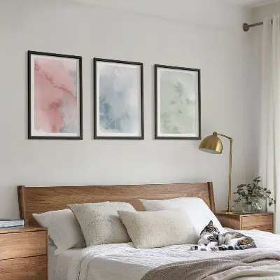 Gerahmtes Bilderset mit pastellfarbenen Aquarellstrukturen