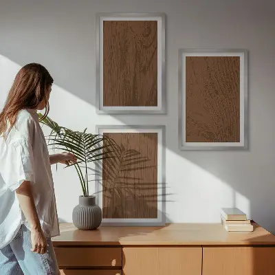Gerahmtes Bilderset mit Holzstruktur und Rindenmotiv im minimalistischen Stil