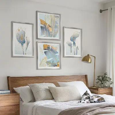 Wanddekoration-Set mit Motiv blaue Blumen im Hintergrund