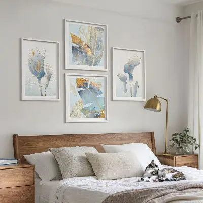 Wanddekoration-Set mit Motiv blaue Blumen im Hintergrund