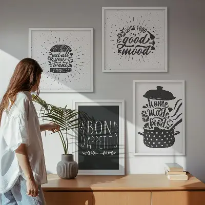 Wanddeko-Set mit Grafiken von Lebensmitteln und kulinarischen Slogans