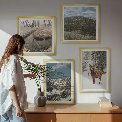 Wanddeko-Set mit Bergen, Schnee, Hirschen und Waldlandschaft