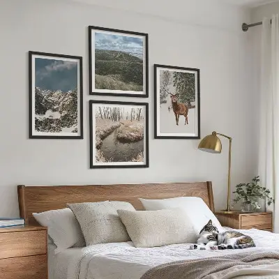 Wanddeko-Set mit Bergen, Schnee, Hirschen und Waldlandschaft