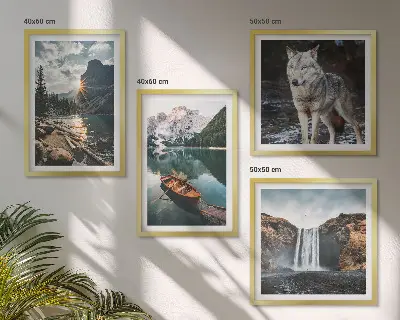 Polyptychon mit Rahmen mit Motiven von Bergen, Seen, Wasserfall und Wolf