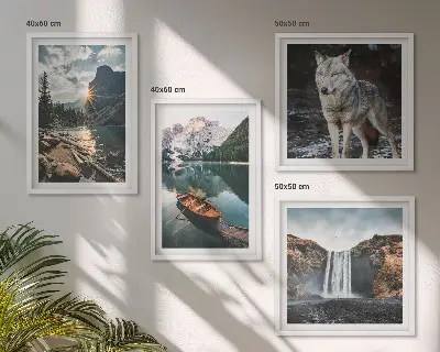 Polyptychon mit Rahmen mit Motiven von Bergen, Seen, Wasserfall und Wolf