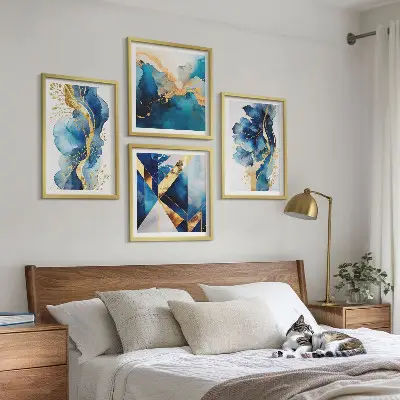 Wanddeko-Set mit blauen abstrakten Mustern