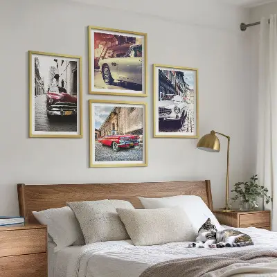 Oldtimer in Städten als gerahmtes mehrteiliges Wandbild