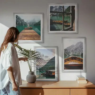 Polyptychon mit Rahmen mit Berglandschaften, Ferienhäusern und Booten