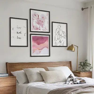 Blumenfamilie minimalistisch als mehrteiliges Wandbild mit Rahmen