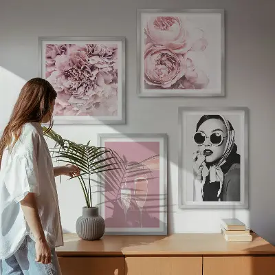 Wanddeko-Set mit Blumenmotiven wie Pfingstrosen und Rosen für ein elegantes Ambiente