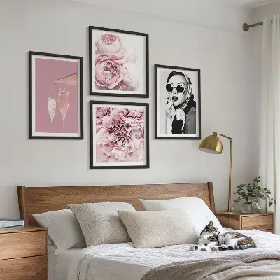 Wanddeko-Set mit Blumenmotiven wie Pfingstrosen und Rosen für ein elegantes Ambiente