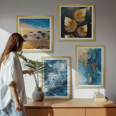 Polyptychon mit Rahmen mit blau-goldenen Mustern