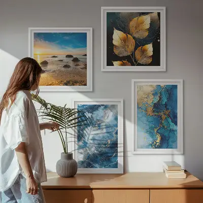 Polyptychon mit Rahmen mit blau-goldenen Mustern