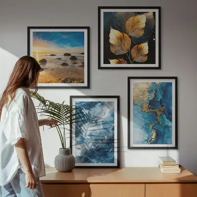 Polyptychon mit Rahmen mit blau-goldenen Mustern
