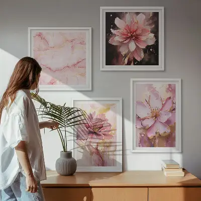 Wanddeko-Set mit Blumenarrangements aus weißen Rosen