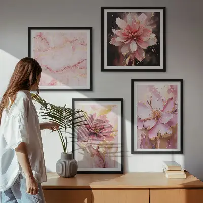 Wanddeko-Set mit Blumenarrangements aus weißen Rosen