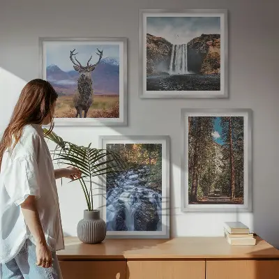 Wandbild Wasserfall im Wald mit Hirsch fünfteiliges Set im Rahmen
