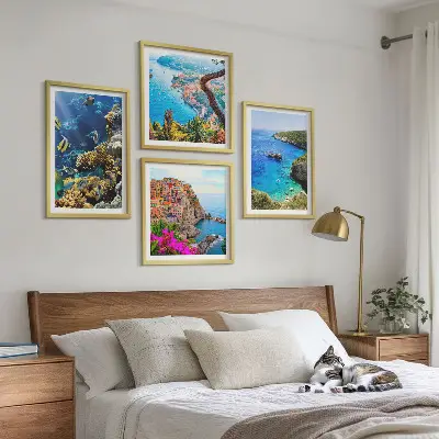 Wanddeko-Set mit Meerblick und farbenfrohen Häusern