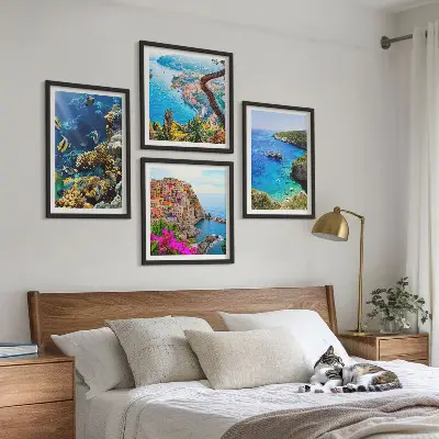 Wanddeko-Set mit Meerblick und farbenfrohen Häusern