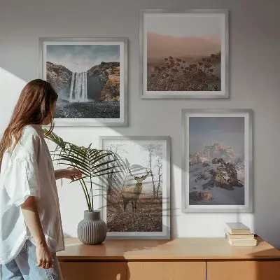 Wilde Landschaften mit Bergen und Hirschen als gerahmtes Polyptychon