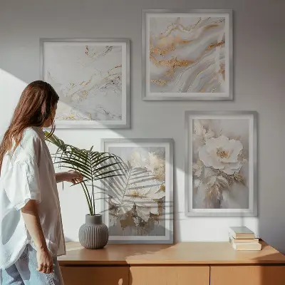 Polyptychon mit Rahmen Blumen auf hellem Hintergrund mit Marmormuster
