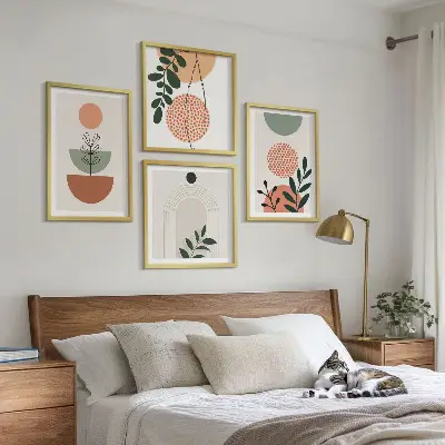 Wanddeko-Set mit modernen Pflanzenmotiven