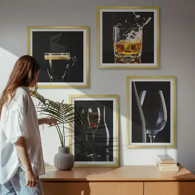 Wanddeko-Set mit Motiven zu Whisky, Wein, Champagner und Kaffee