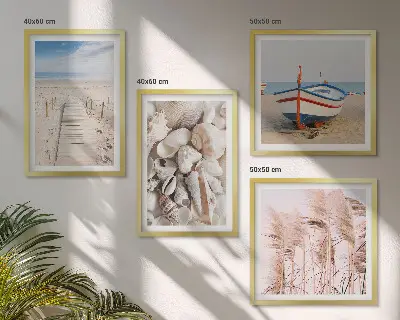 Polyptychon mit Rahmen mit Strand, Boot, Muscheln und Gras in Boho-Optik