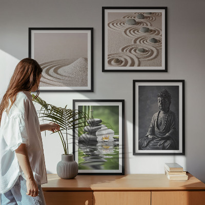Polyptychon mit rahmen Ein entspannter Buddha am Strand