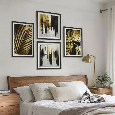 Abstrakte Monstera-Palmenblätter als gerahmtes Polyptychon