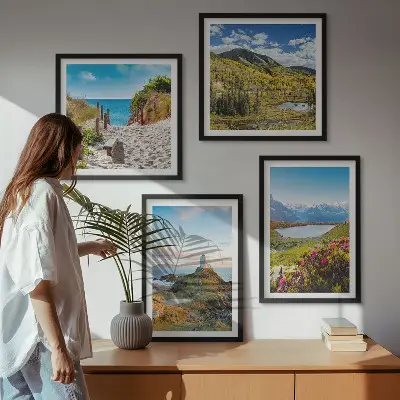 Polyptychon mit Rahmen mit Motiv Strand, Leuchtturm, Berge, Wiesen und Blumen