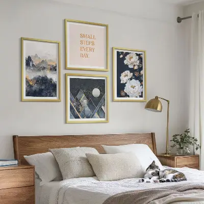 Wanddeko-Set mit abstrakten Bergen und Blumen