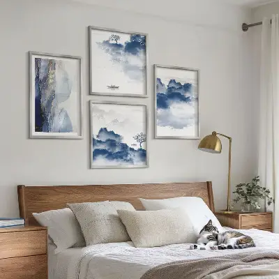 Wanddeko-Set mit Bergen, Wolken, Bäumen und Vögeln im Hintergrund