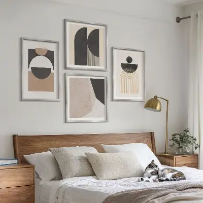 Abstrakte Formen in Beige und Braun als gerahmtes Polyptychon